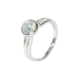Moonveil · Round Cut Promise Ring