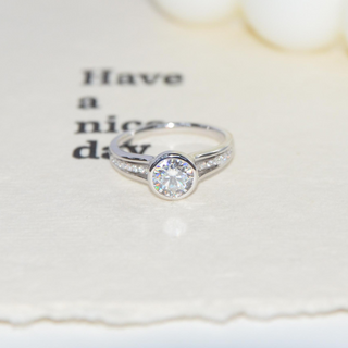 Moonveil · Round Cut Promise Ring